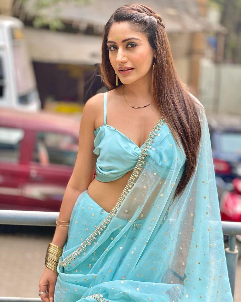 Surbhi Chandna उम्र – Age (2021), Height, Boyfriend, Family, Biography & More