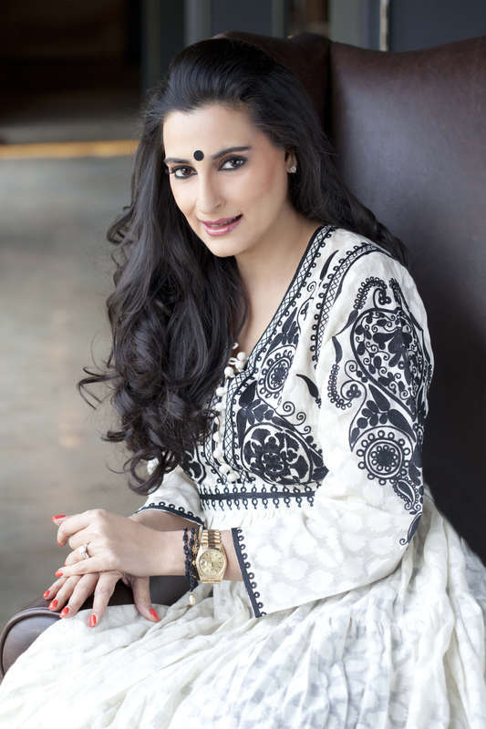 Mana Shetty (Suniel Shetty Wife), Age 2021, Net worth, Birthday, Biography, company