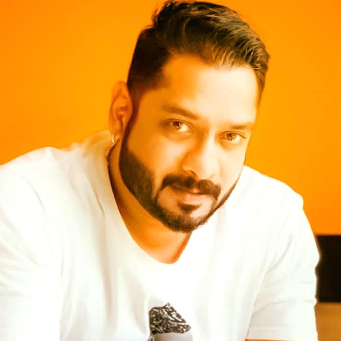 Rona Rajan Job, Age, Facebook, instagram, Wedding, Images & More