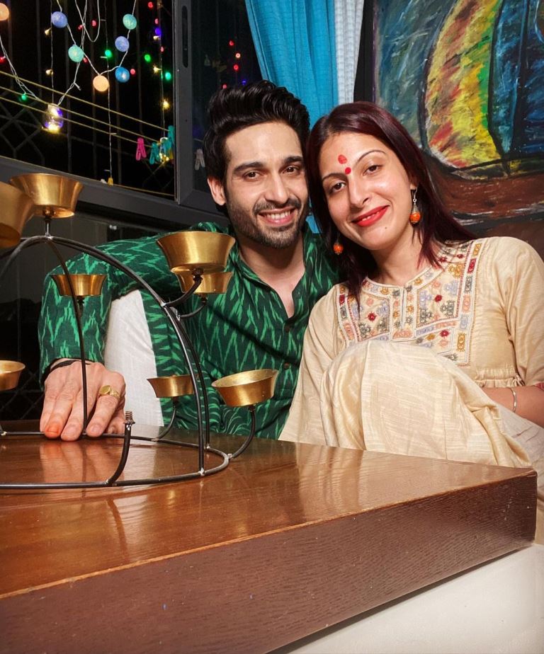 Vijayendra Kumeria with wife