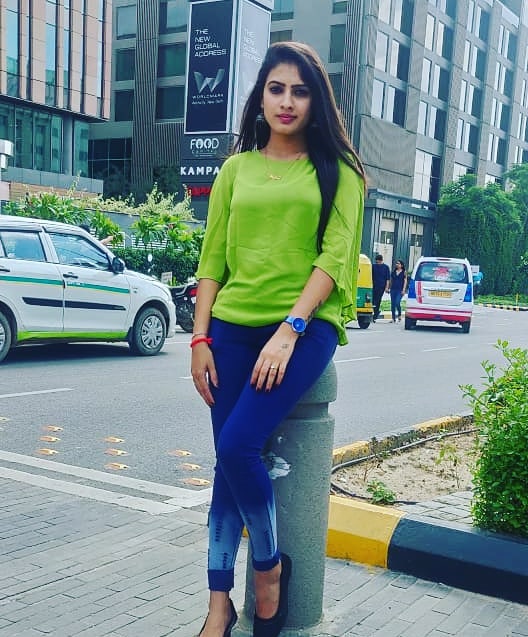 neha suthar image