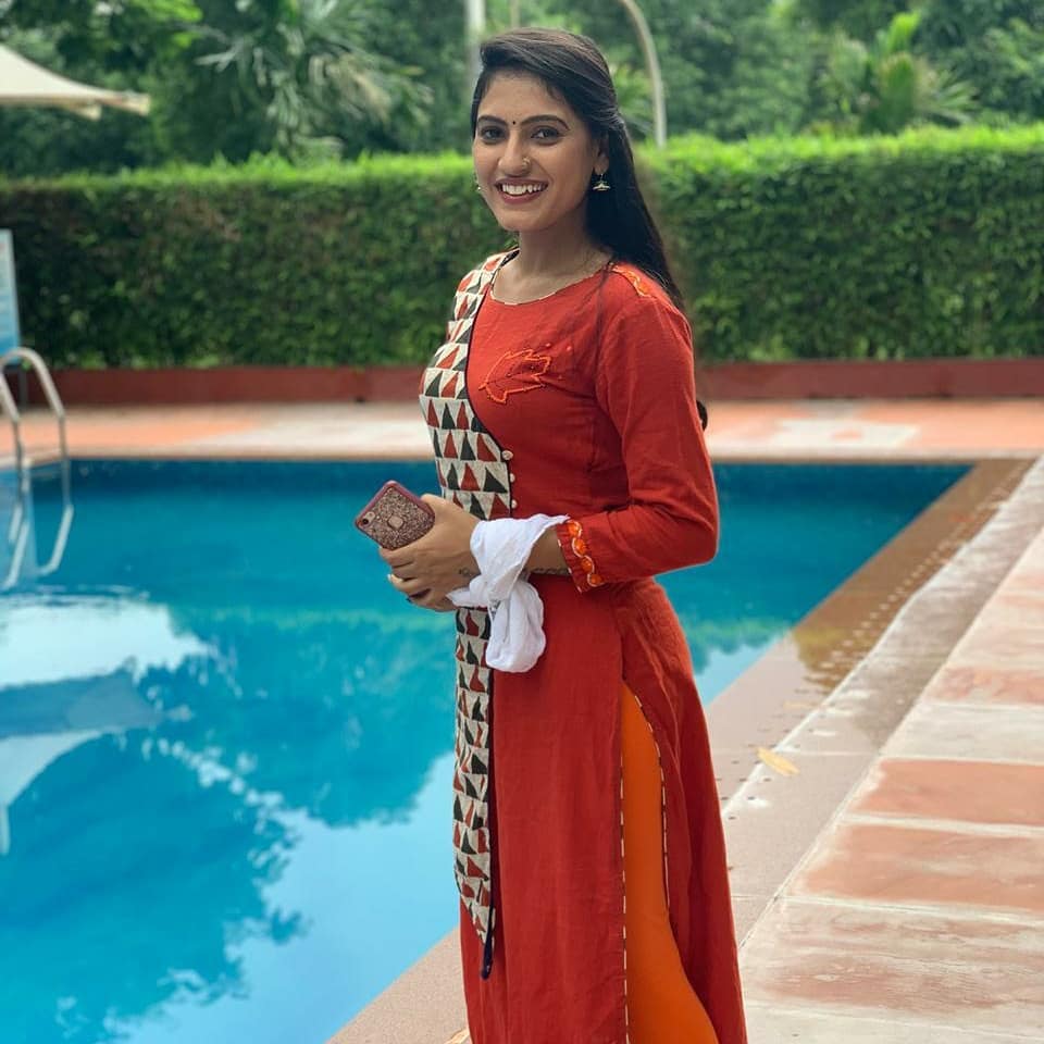 neha suthar pics hd