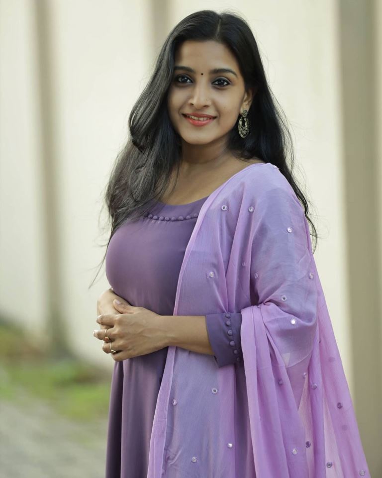 Alphy Panjikaran  instagram, age, hd photos, movies, actress , wikipedia, Husband, biography