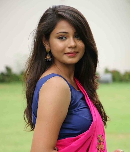 Monica Chinnakotla Age, Height, Husband, Boyfriend, Family, Hd Photos, Biography Hindi