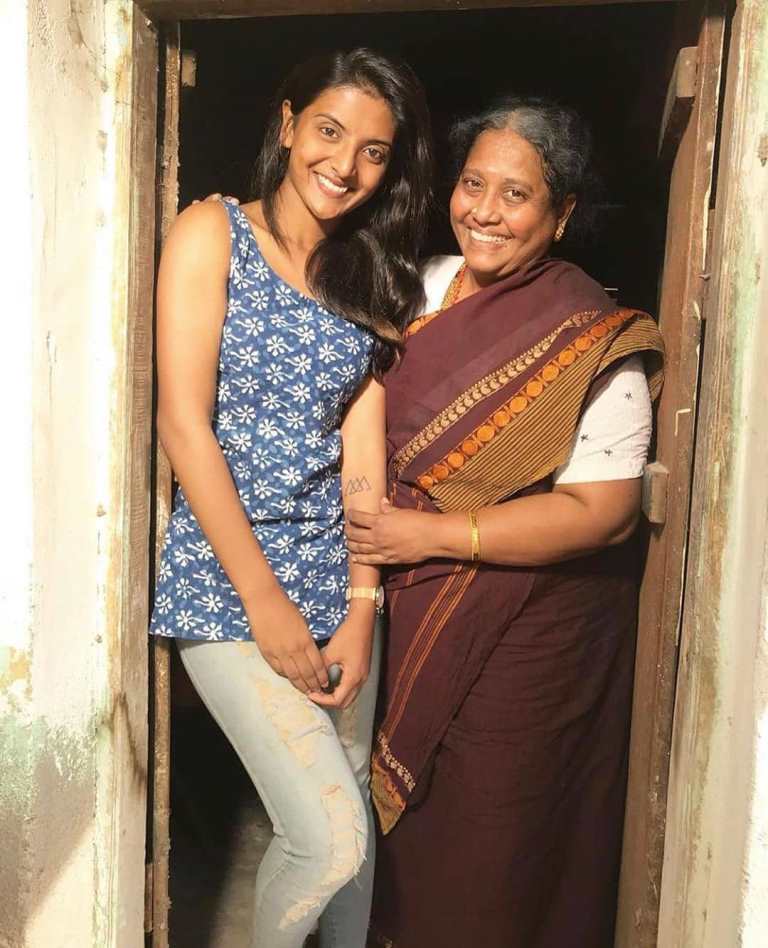 Nivedhithaa Sathishs
