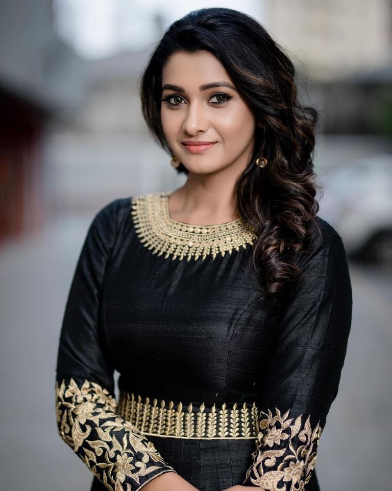 Priya Bhavani Shankar Marriage, Rajvel Raj, Husband, Kmkv, Age, Photos, Biography