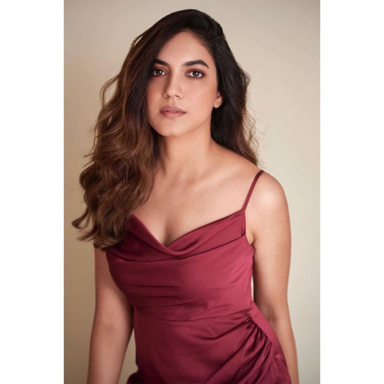 Ritu Varma (Actress)Age, Height, Husband, Boyfriend, Family, Biography Hindi