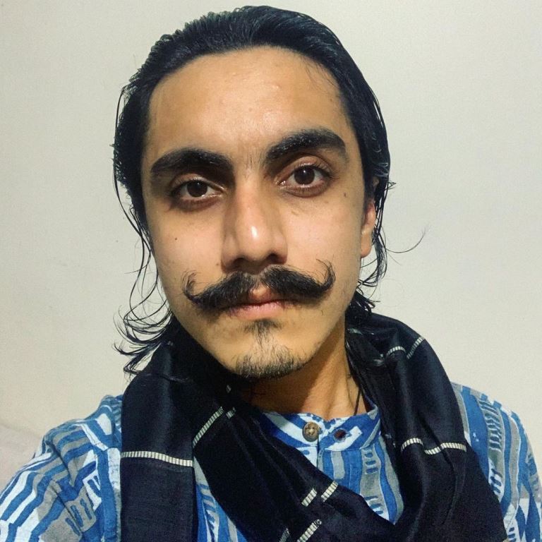 Aditya Gadhvi Father, Age, Wife, Family, Photos, Birthday, Fees, wiki, Biography