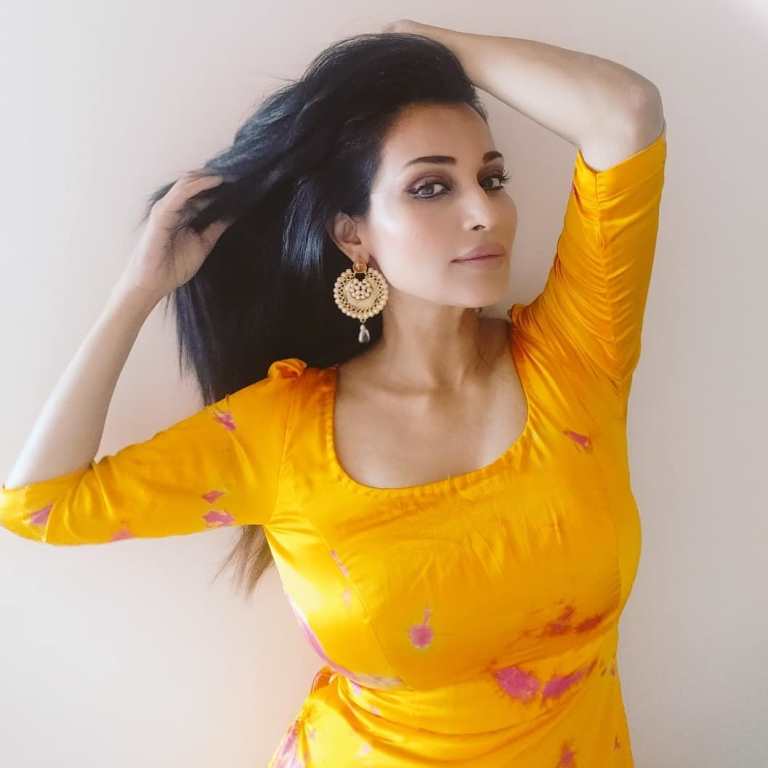 Flora Saini