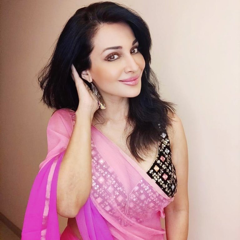 Flora Saini