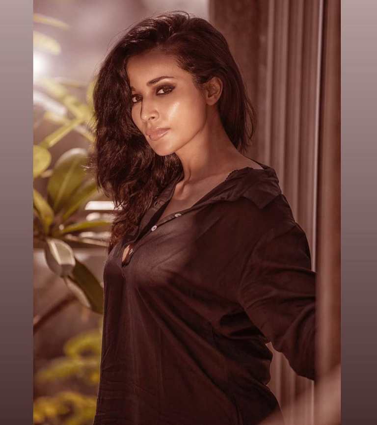 Flora Saini