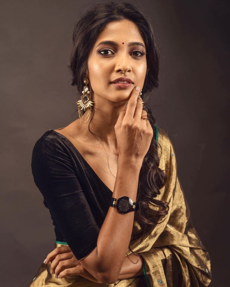 Keerthi Pandian Age, Wiki, Family, Father, Husband, Mother, Photos, Bio, Education, Biography