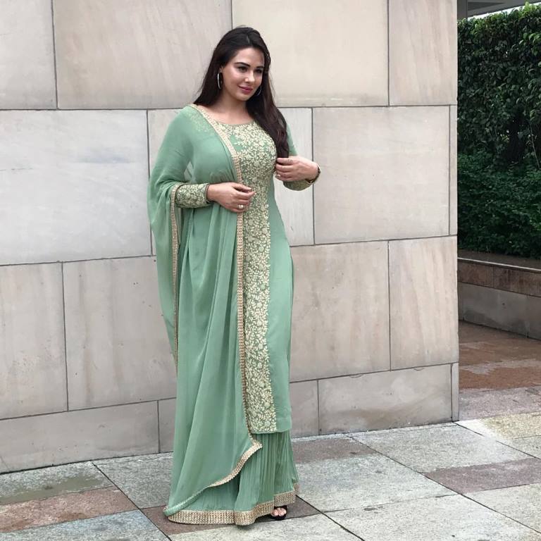 Mandy Takhar 