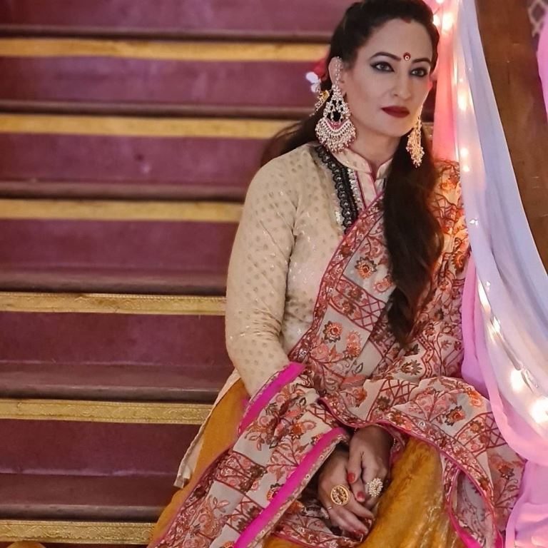 Rakshanda Khan