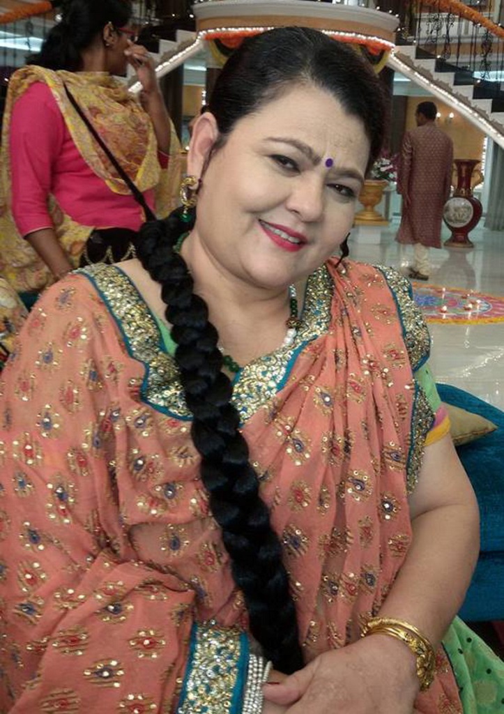Zarina Roshan Khan