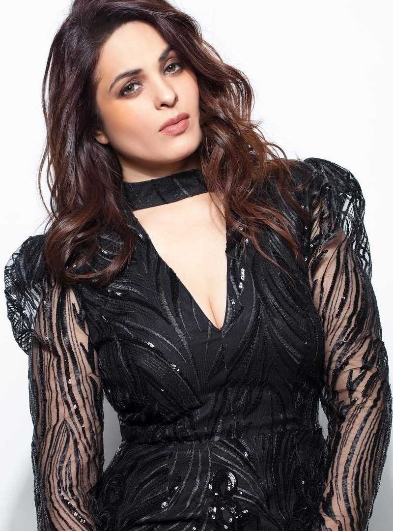 Anjana Sukhani (Actress) Height, Birthday, Age, Affairs,Family, Photos, Biography, Net Worth