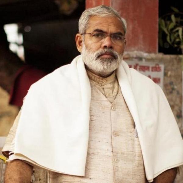 Abhinandan Pathak (Modi’s Lookalike) Wife, Family, Photos, Net Worth, Height, Age, Date of Birth, Girlfriend, Biography