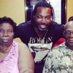 Chris Gayle with his माता-पिता (Parents)