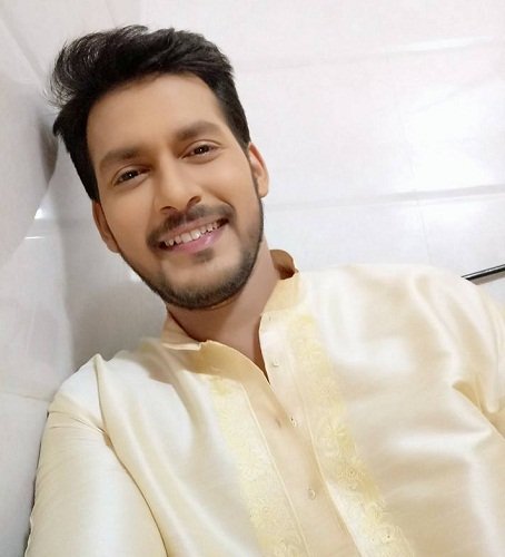 Raja Goswami (Bengali Actor) Wife, Family, Photos, Net Worth, Height, Age, Date of Birth, Girlfriend, Biography