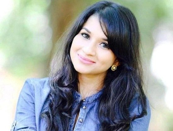 Shwetha Shekar (Actress) husband, Photos, Net Worth, Height, Age, Date of Birth, Family, Boyfriend, Biography