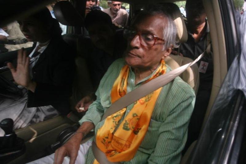 इलाज के बाद लौट रहे जॉर्ज फर्नांडिस