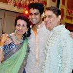 Deepak Kochhar With His Son Arjun (Center) and spouse Chanda Kochhar