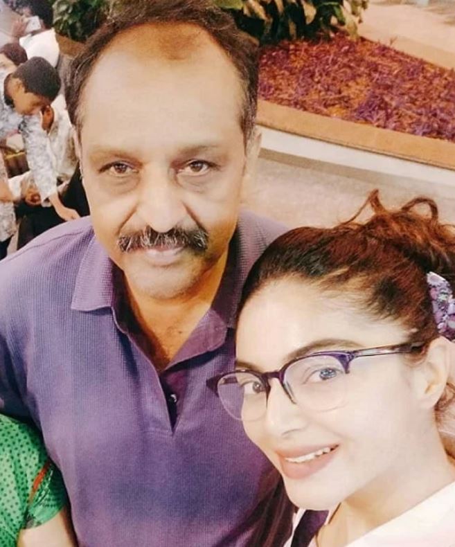 Sanam Shetty with her father