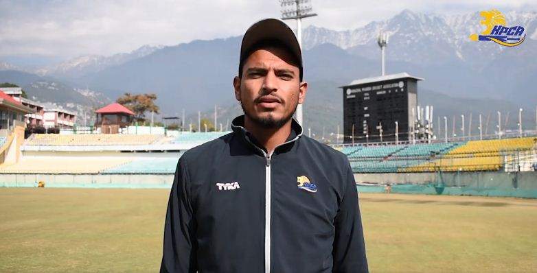 वैभव अरोड़ा मैच के बाद जहां उन्होंने सौराष्ट्र के खिलाफ 9 विकेट चटकाए